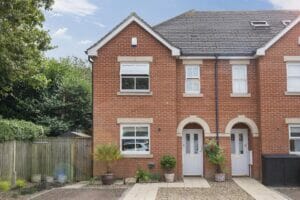 Holly Gate, Addlestone KT15