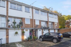 Fircroft Close, Woking GU22