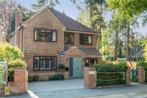 Knightswood, Lincoln Drive, Woking