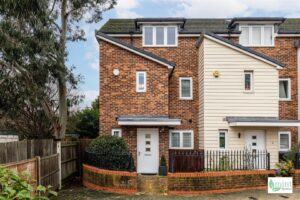 Pyle Close, Addlestone