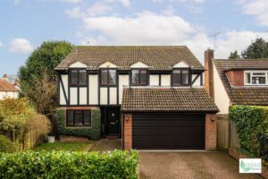 Aviary Road, Pyrford